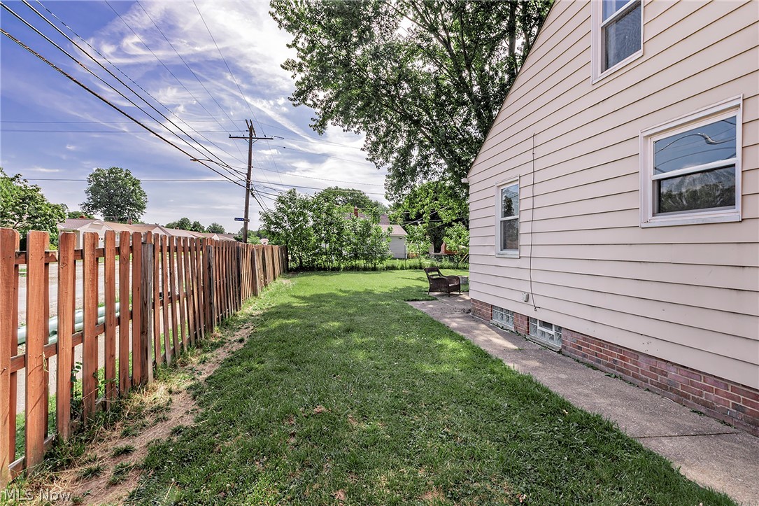 1649 Gilbert Drive Mayfield Heights OH 44124
