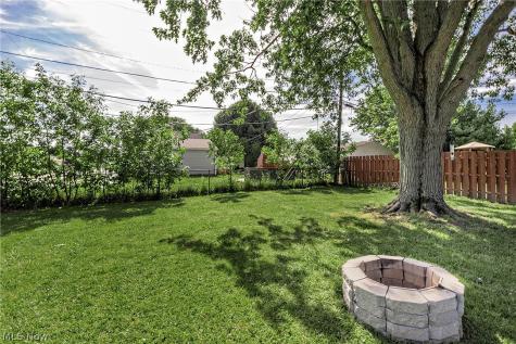 1649 Gilbert Drive Mayfield Heights OH 44124