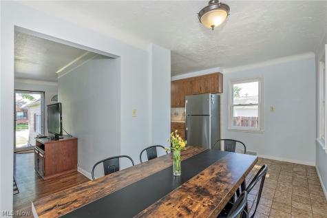 1649 Gilbert Drive Mayfield Heights OH 44124