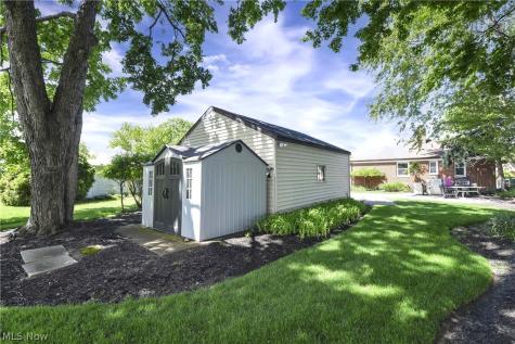 6483 Fernhurst Avenue Parma Heights OH 44130