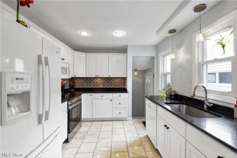 6483 Fernhurst Avenue Parma Heights OH 44130