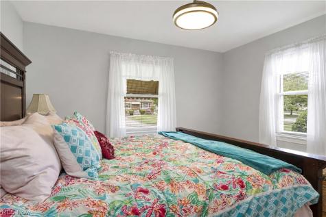 6483 Fernhurst Avenue Parma Heights OH 44130