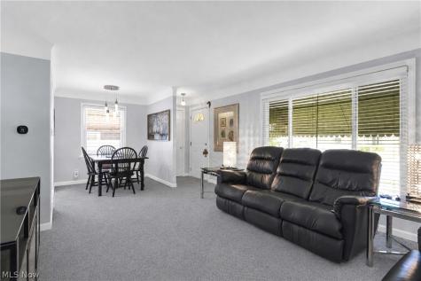 6483 Fernhurst Avenue Parma Heights OH 44130