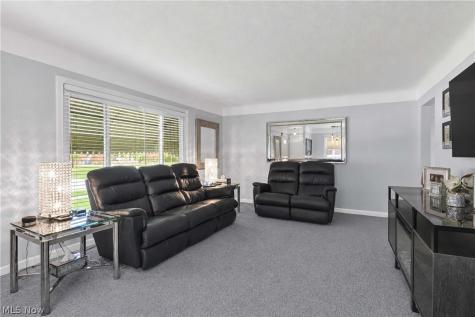6483 Fernhurst Avenue Parma Heights OH 44130