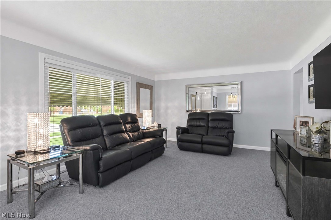 6483 Fernhurst Avenue Parma Heights OH 44130