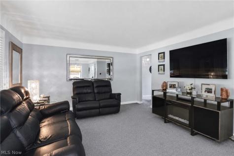 6483 Fernhurst Avenue Parma Heights OH 44130