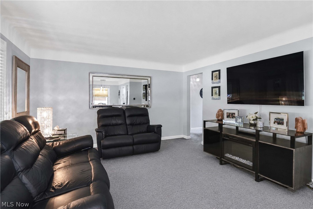 6483 Fernhurst Avenue Parma Heights OH 44130