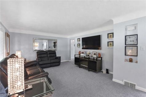6483 Fernhurst Avenue Parma Heights OH 44130