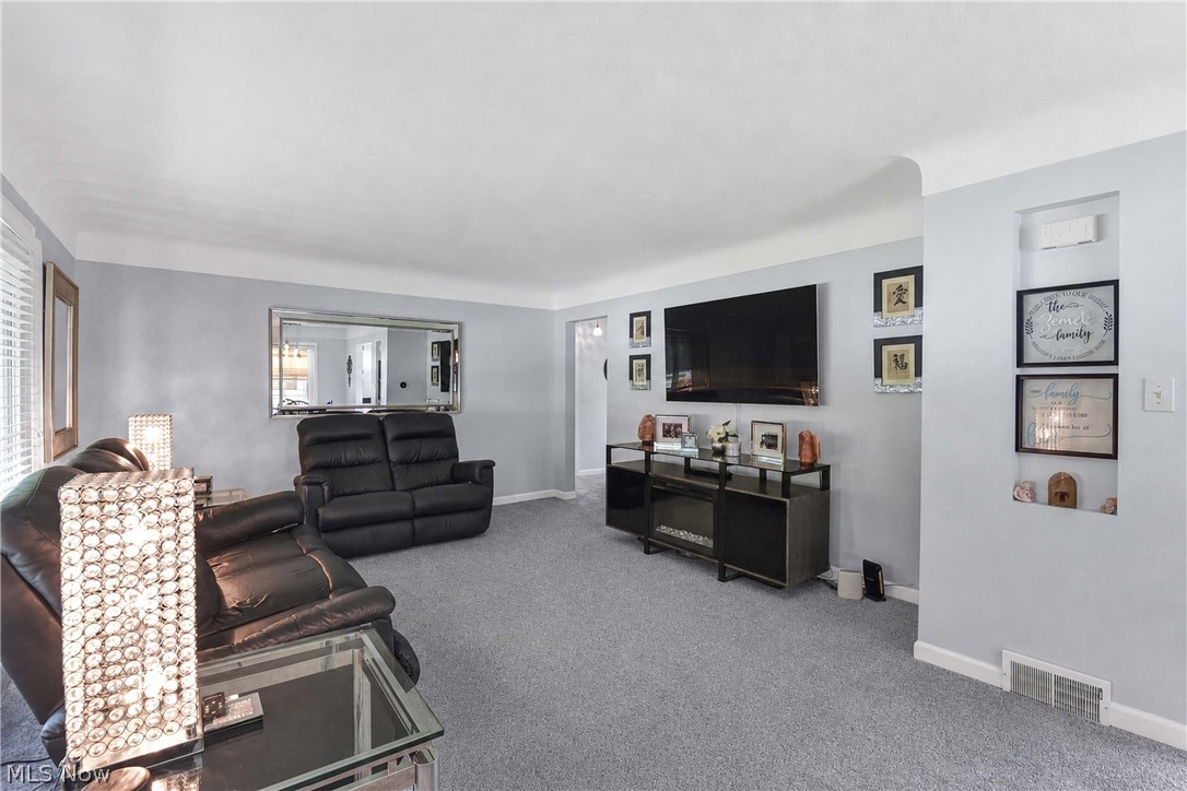 6483 Fernhurst Avenue Parma Heights OH 44130