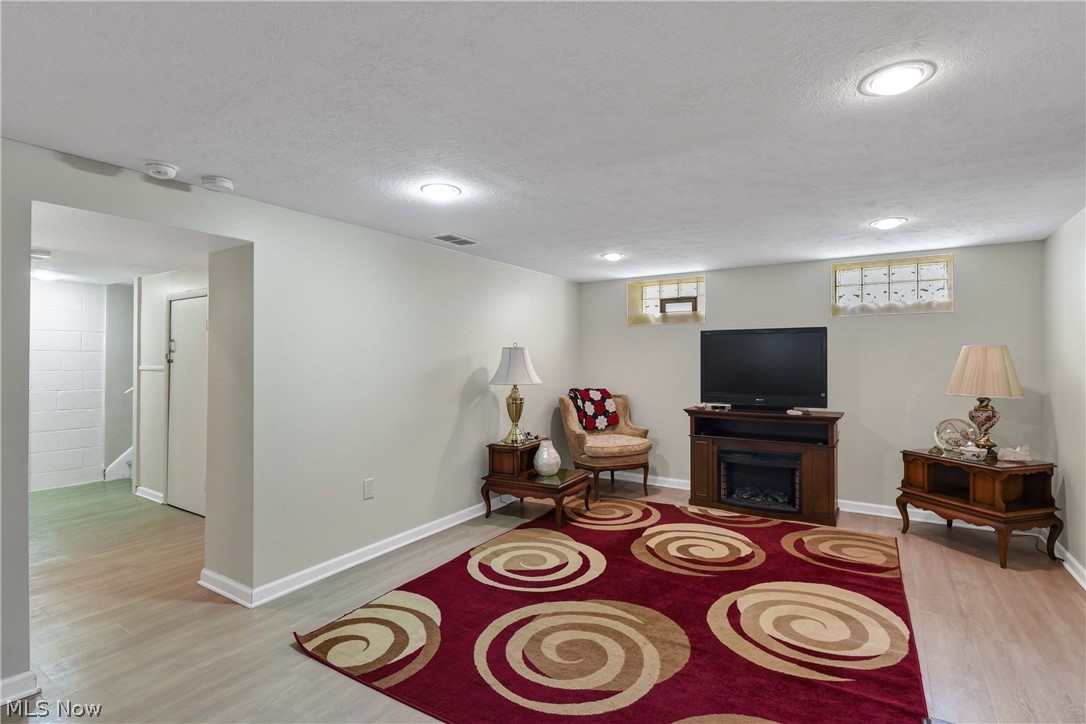 6483 Fernhurst Avenue Parma Heights OH 44130