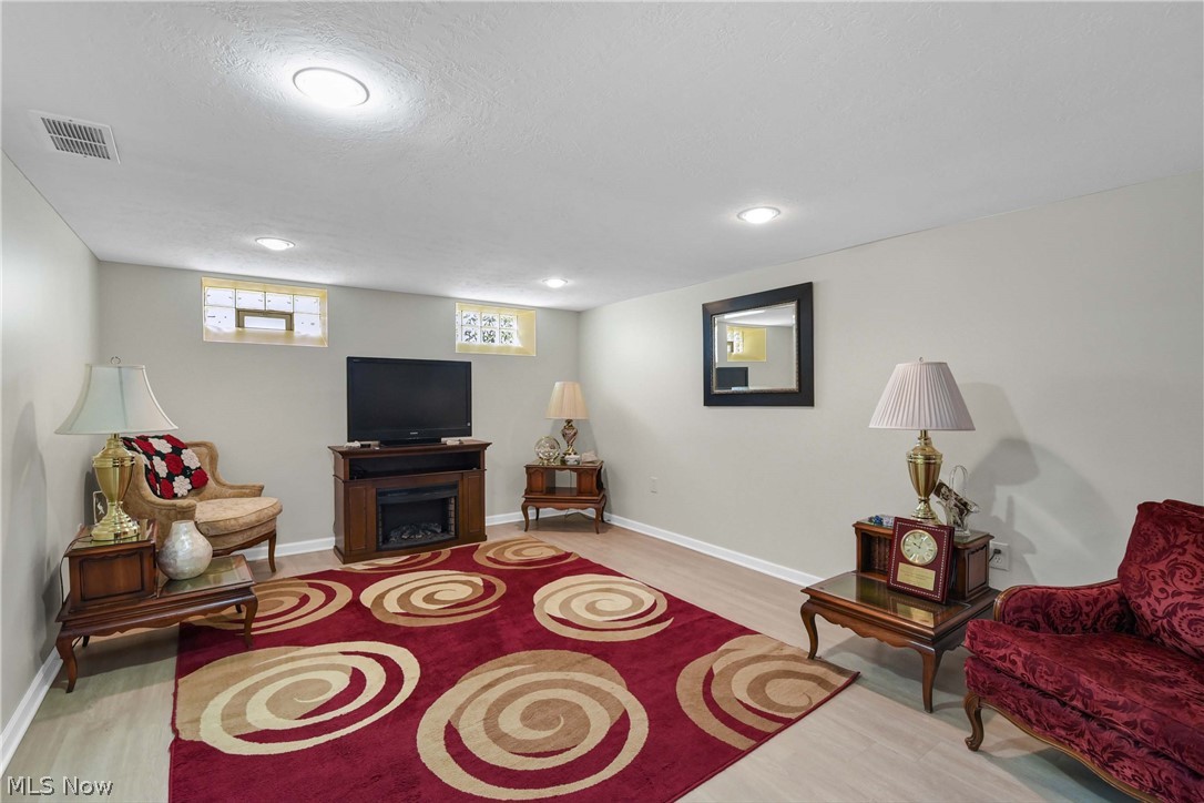 6483 Fernhurst Avenue Parma Heights OH 44130
