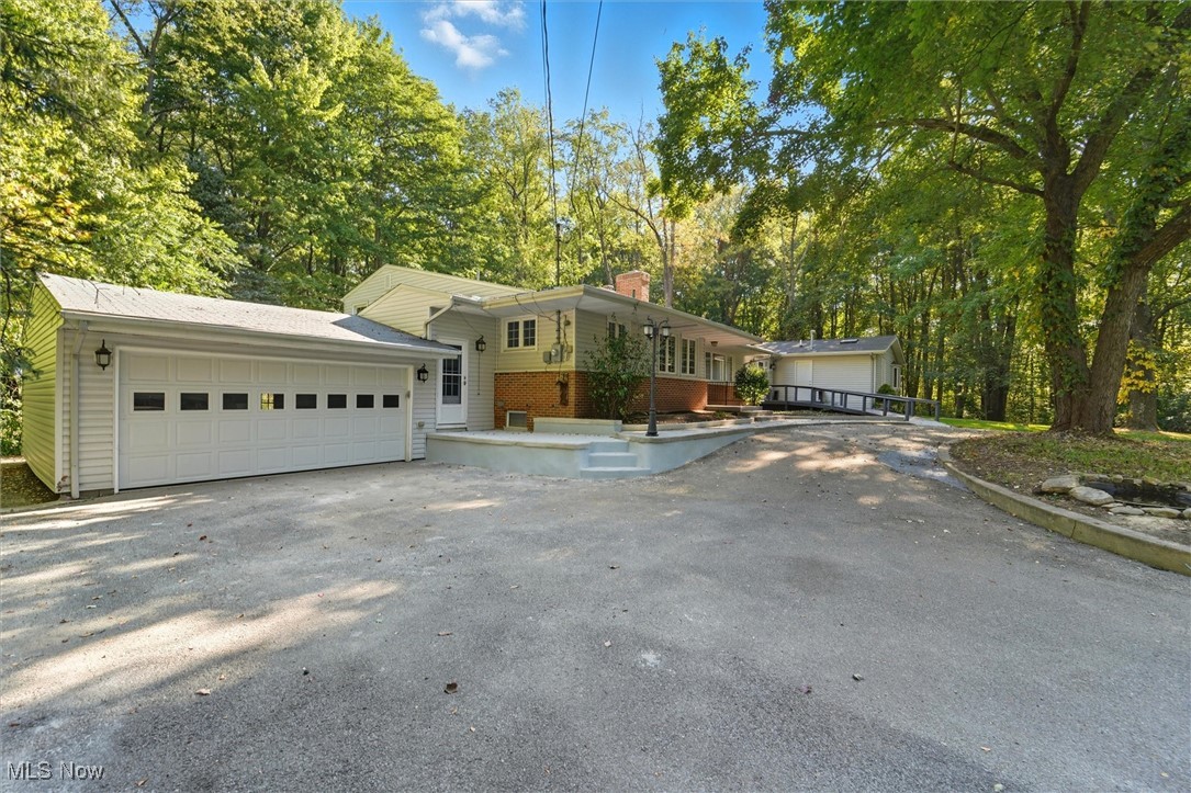 11884 Frost Road Mantua OH 44255