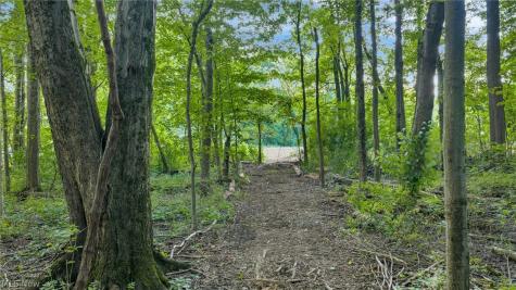410 Columbia Road Valley City OH 44280