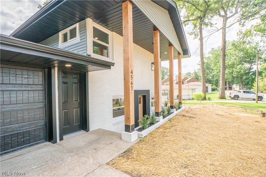 4567 Rex Lake Drive New Franklin OH 44319