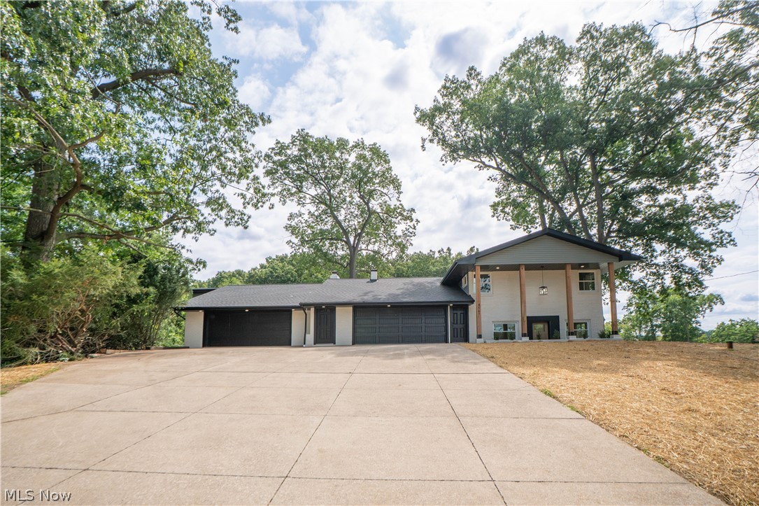 4567 Rex Lake Drive New Franklin OH 44319