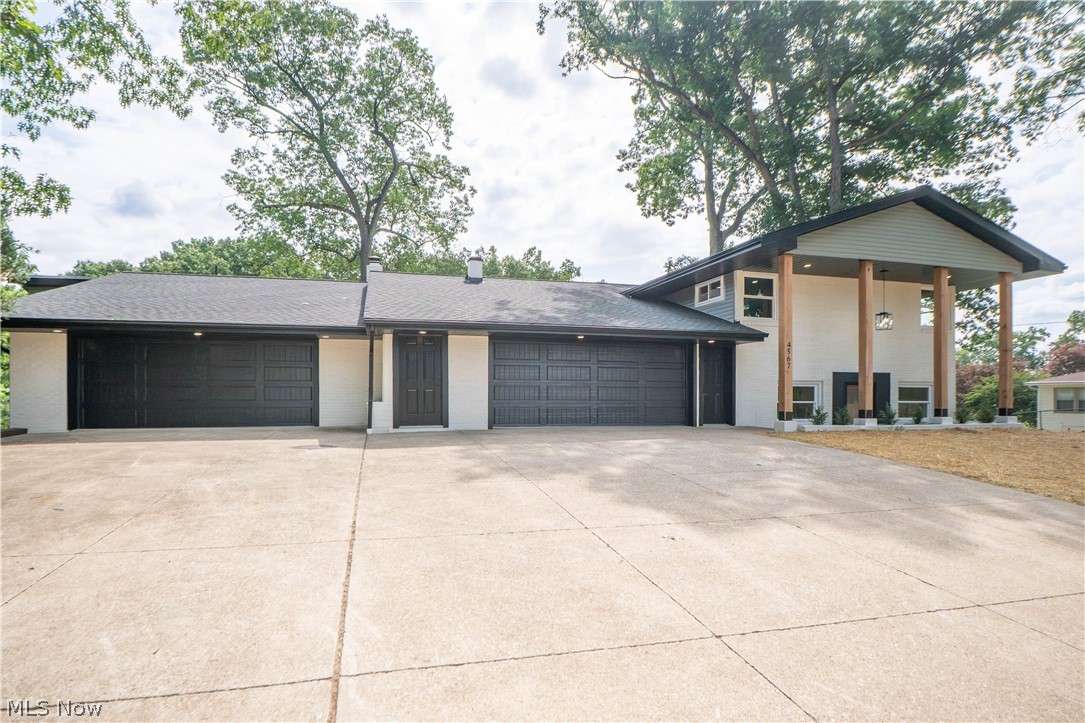 4567 Rex Lake Drive New Franklin OH 44319