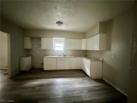 3349 W 63rd Cleveland OH 44102
