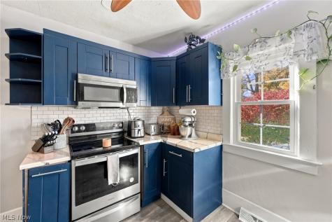 13790 Spring Street Burton OH 44021