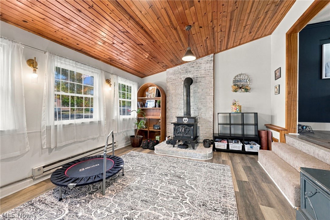 13790 Spring Street Burton OH 44021