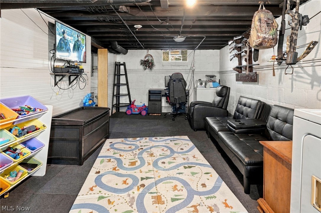 13790 Spring Street Burton OH 44021