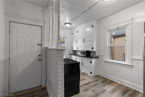 32 Penfield Avenue Akron OH 44310