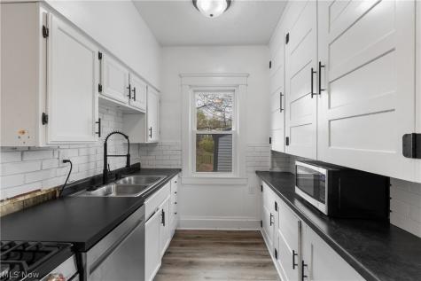 32 Penfield Avenue Akron OH 44310