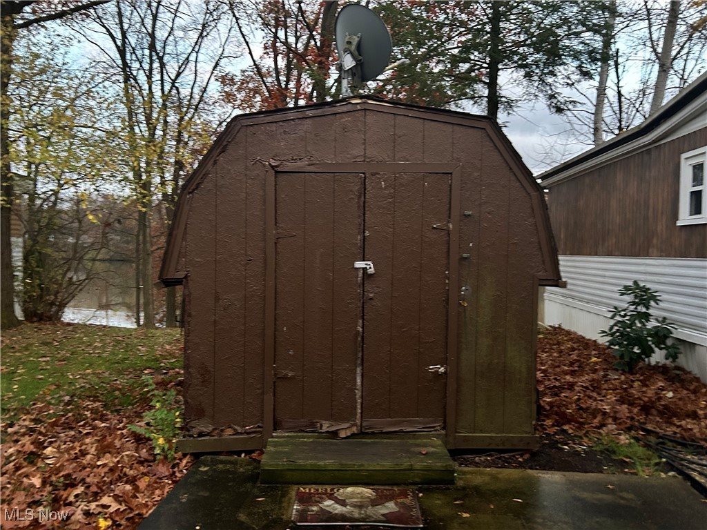 125 Lakeside Way Warren OH 44481