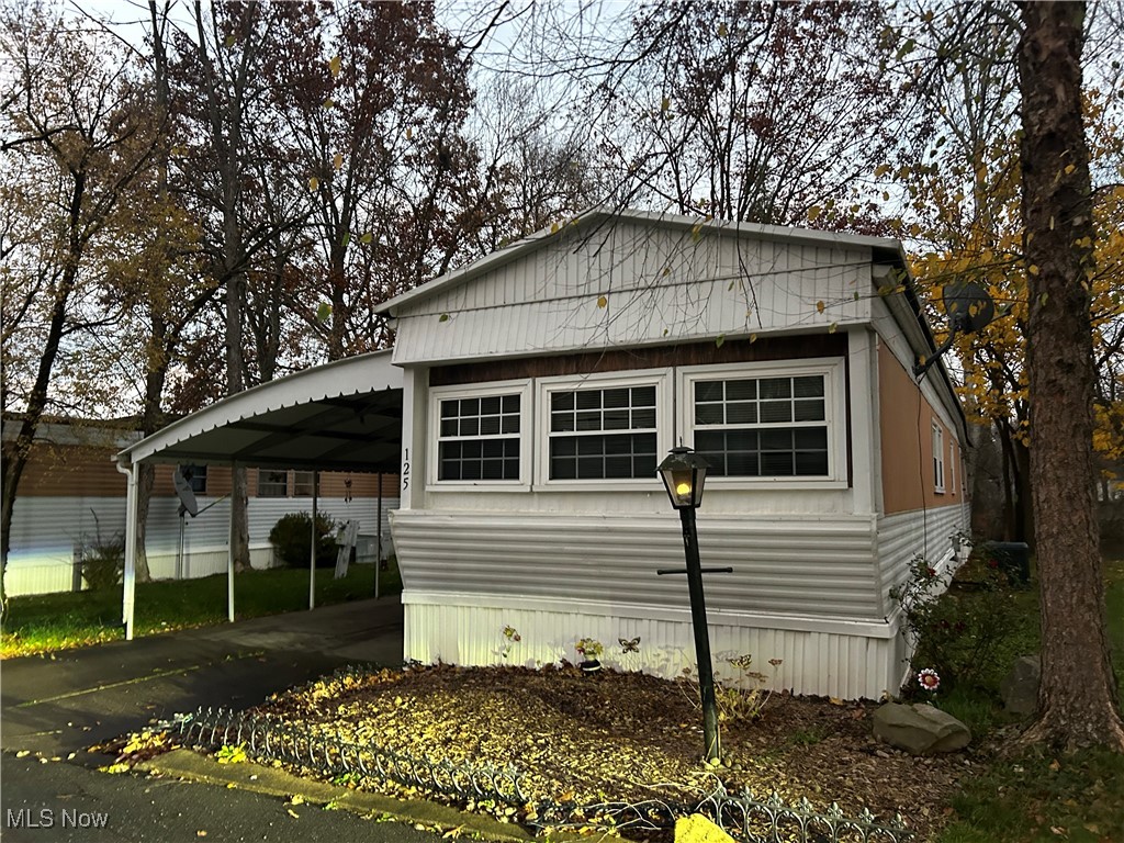 125 Lakeside Way Warren OH 44481