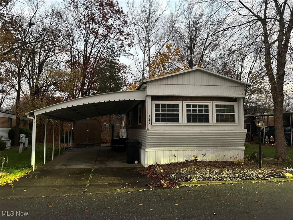 125 Lakeside Way Warren OH 44481