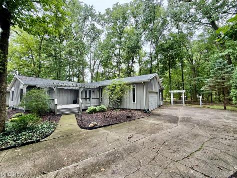 2181 Woodlawn Circle Stow OH 44224