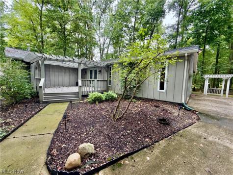 2181 Woodlawn Circle Stow OH 44224
