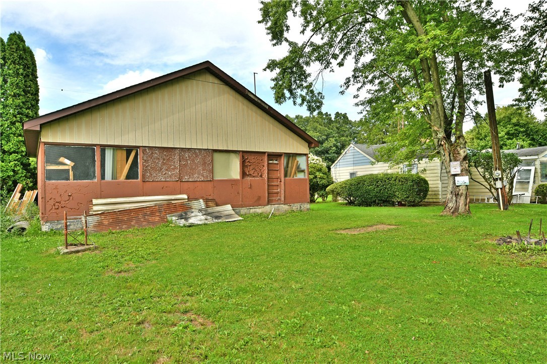 8114 W Lincoln Street NE Masury OH 44438