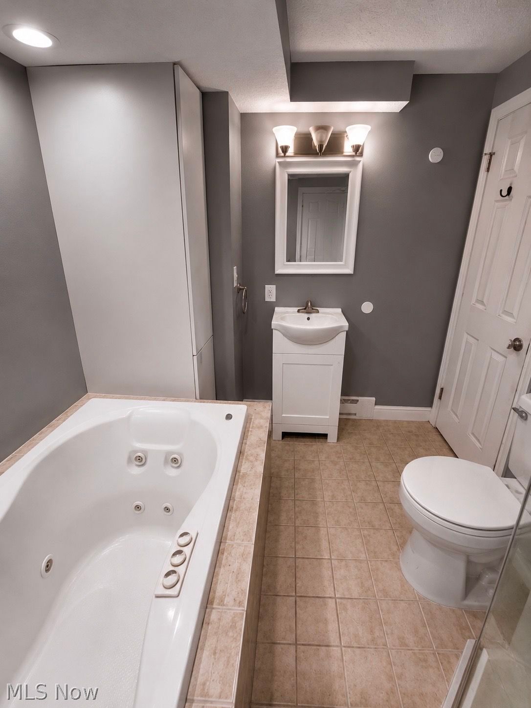 4172 Ridgeview Road Cleveland OH 44144