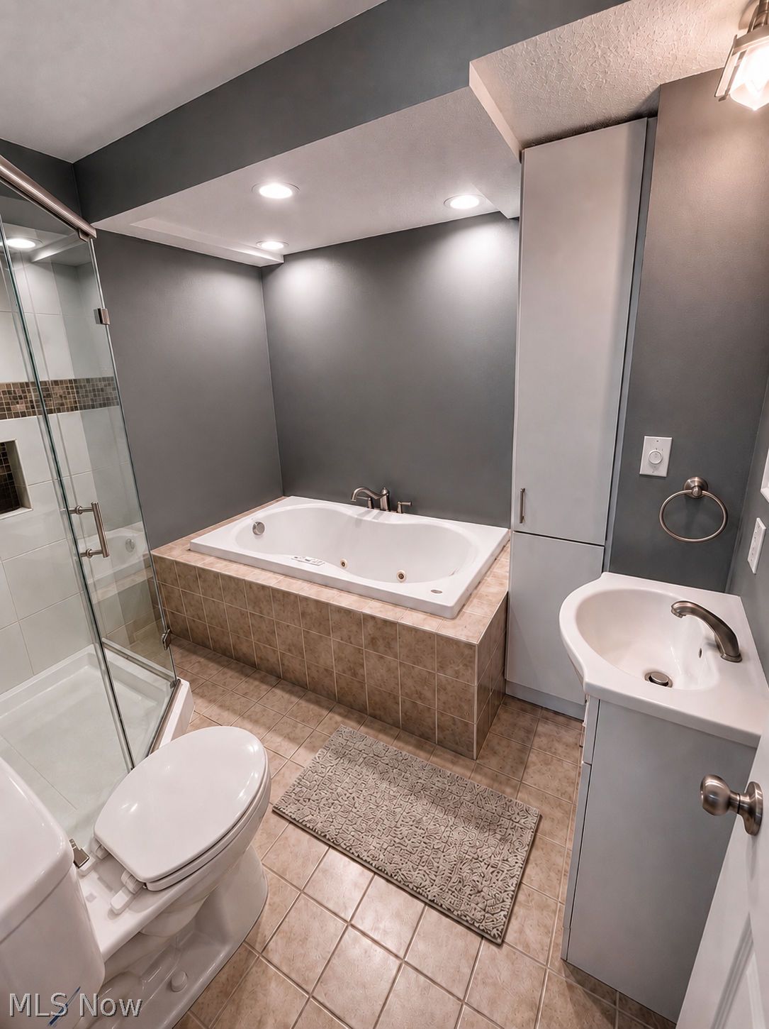 4172 Ridgeview Road Cleveland OH 44144