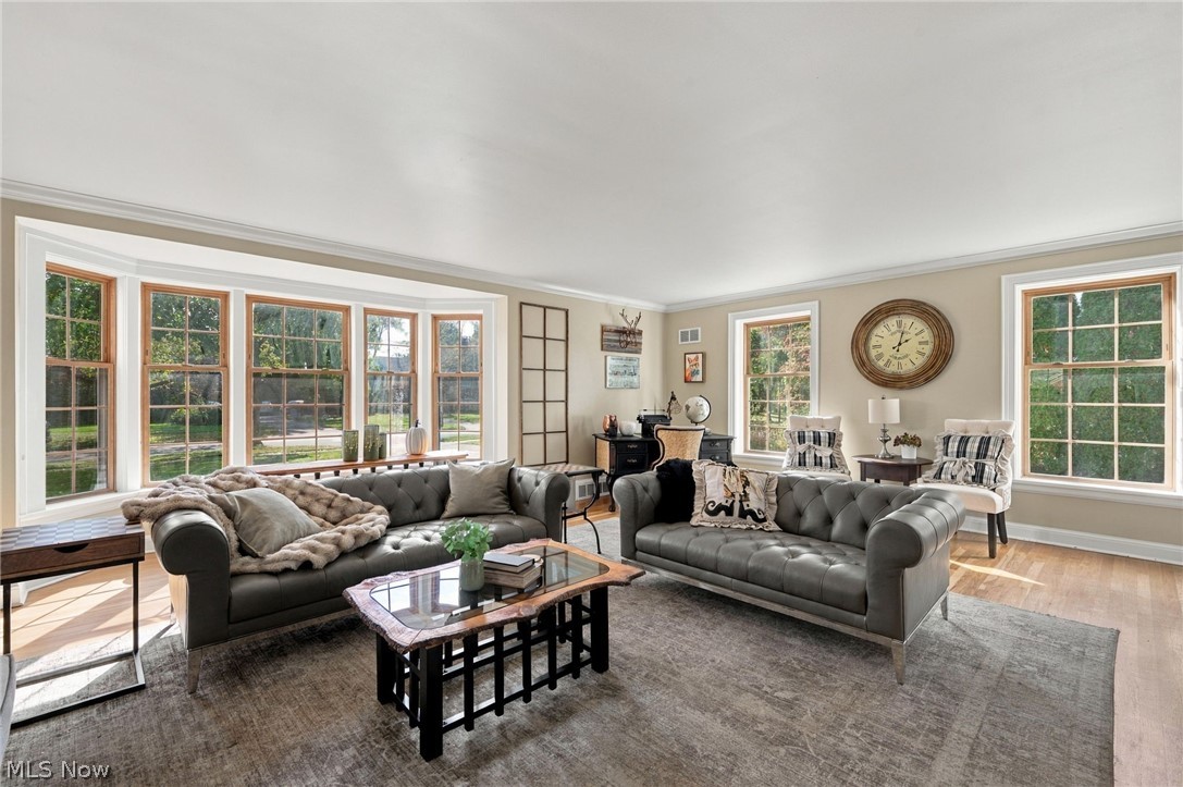 21351 Almar Shaker Heights OH 44122