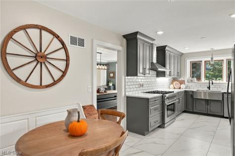 21351 Almar Shaker Heights OH 44122