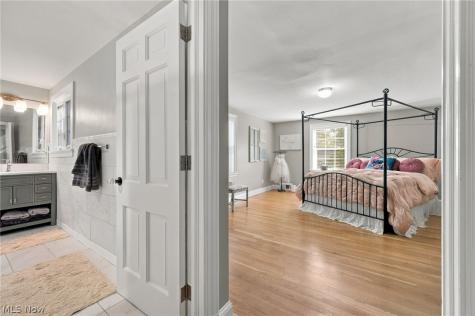 21351 Almar Shaker Heights OH 44122