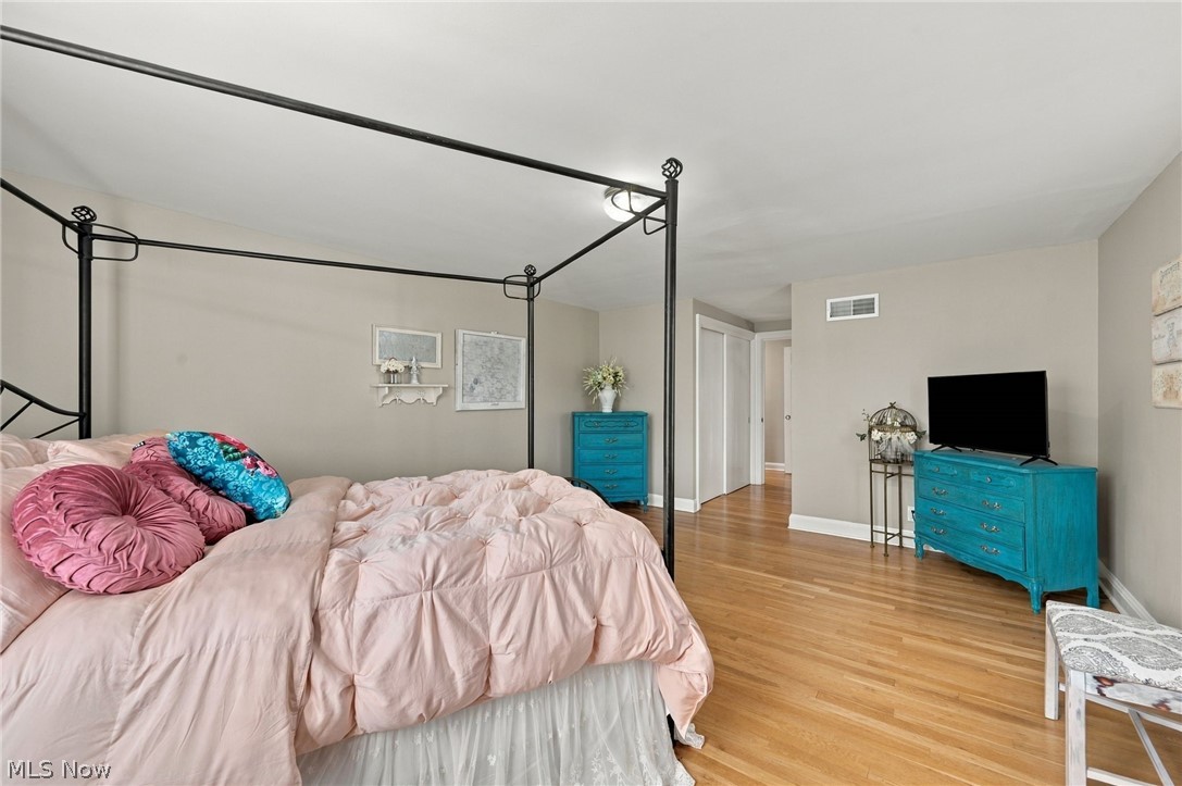 21351 Almar Shaker Heights OH 44122