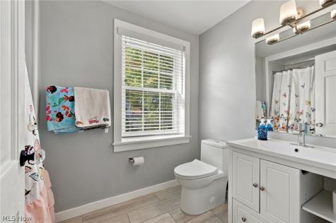 21351 Almar Shaker Heights OH 44122