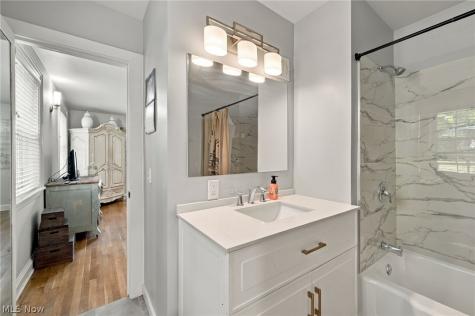 21351 Almar Shaker Heights OH 44122