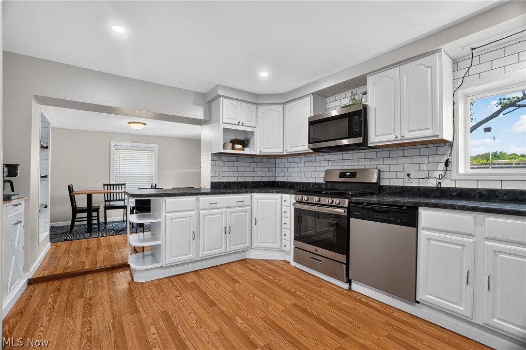 13772 Carlton Street Burton OH 44021