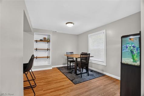 13772 Carlton Street Burton OH 44021