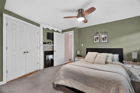 13772 Carlton Street Burton OH 44021