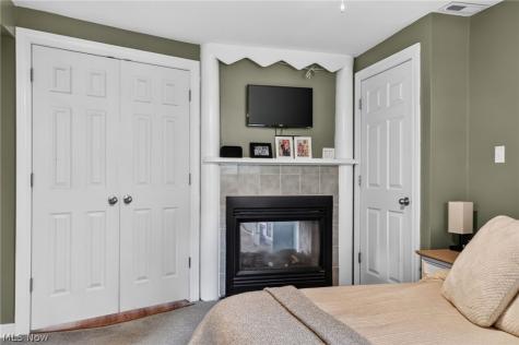 13772 Carlton Street Burton OH 44021