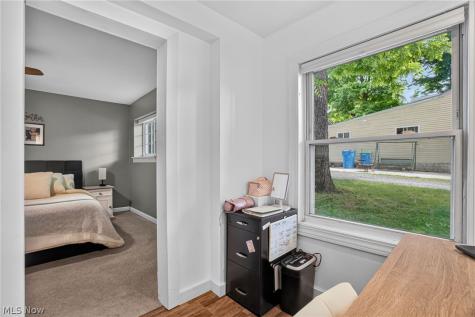 13772 Carlton Street Burton OH 44021