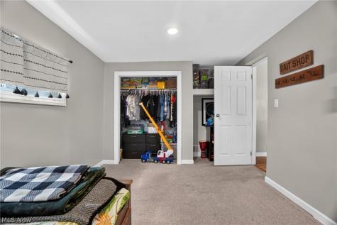 13772 Carlton Street Burton OH 44021