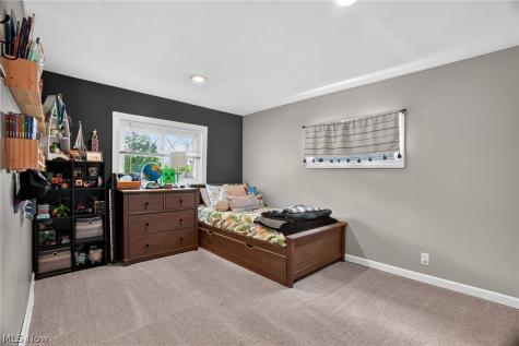 13772 Carlton Street Burton OH 44021