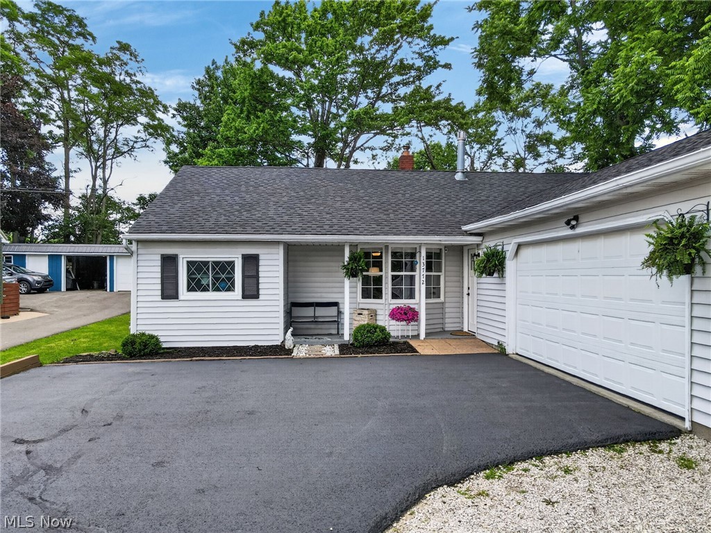 13772 Carlton Street Burton OH 44021