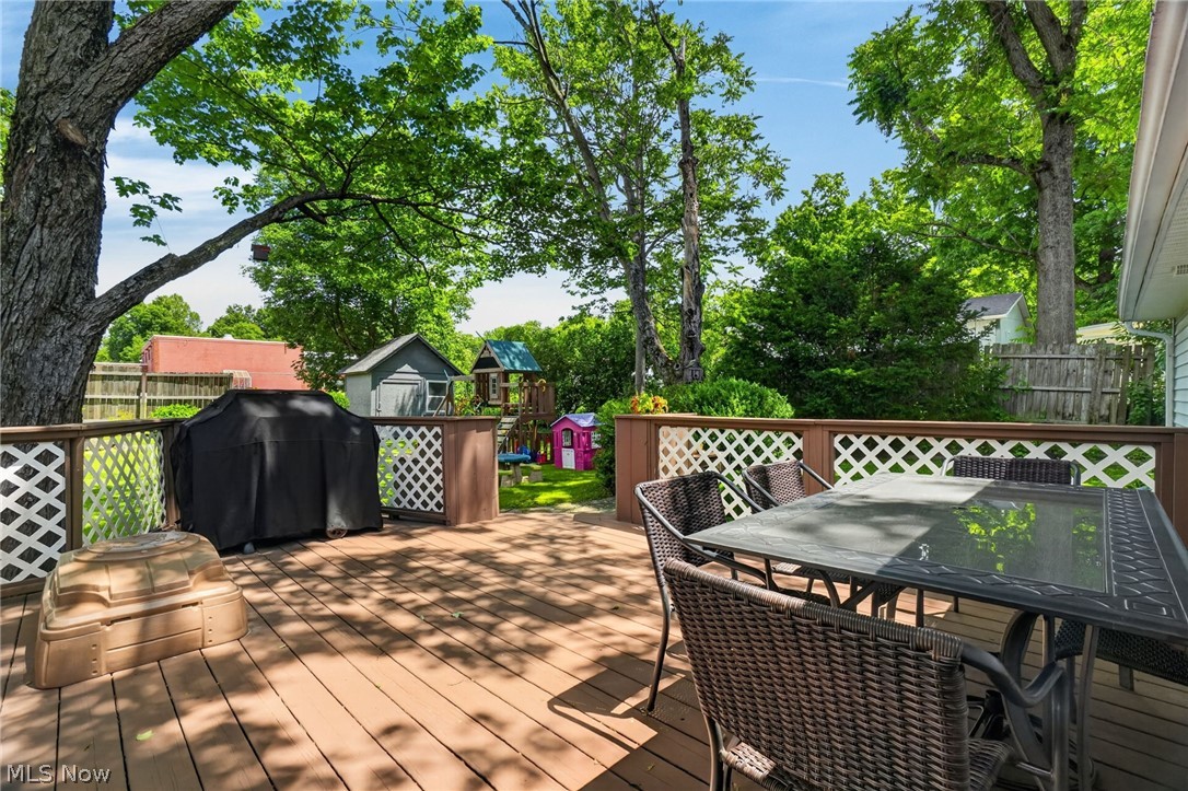 13772 Carlton Street Burton OH 44021