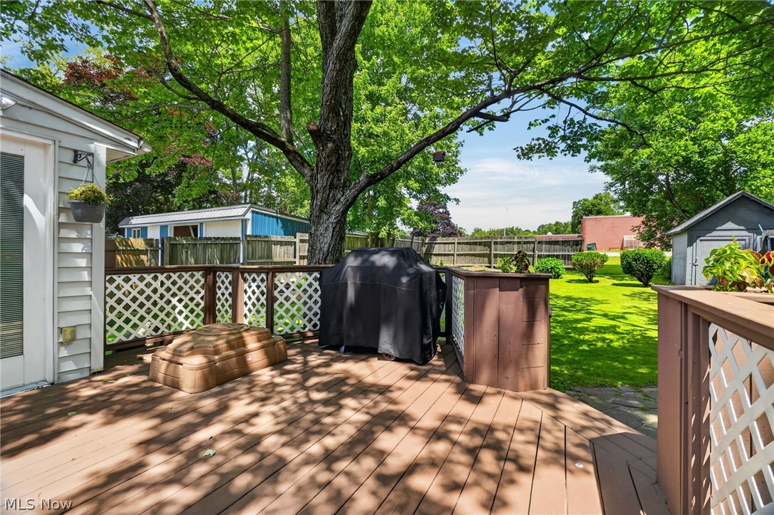 13772 Carlton Street Burton OH 44021